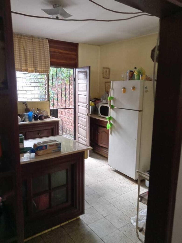 casas - Casa de 475 metros de construcción, con amplio terreno de 920 metros. 5