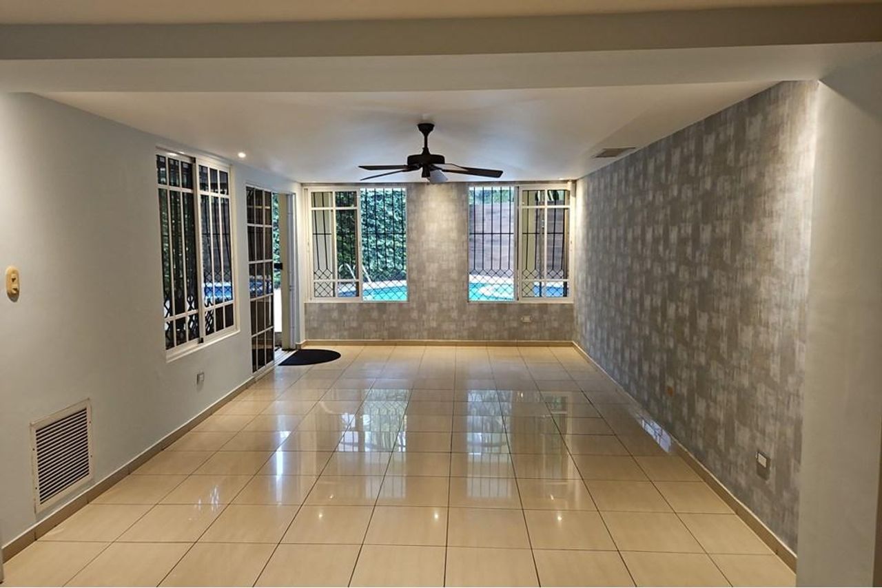 casas - Urbanización Fernandez, Santo Domingo D.N. Casa en 3
