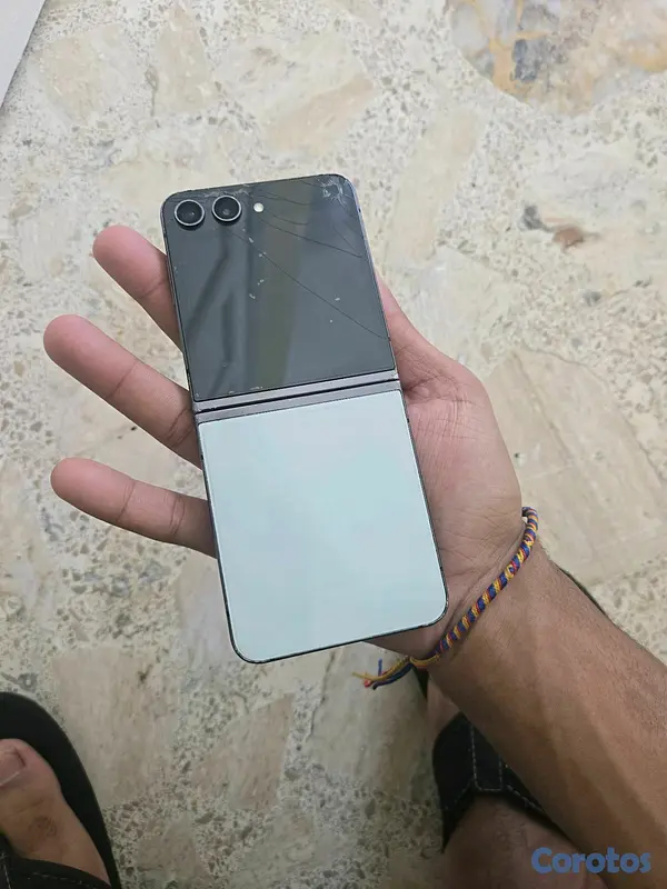 celulares y tabletas - Samsung galaxy z flip 5 3