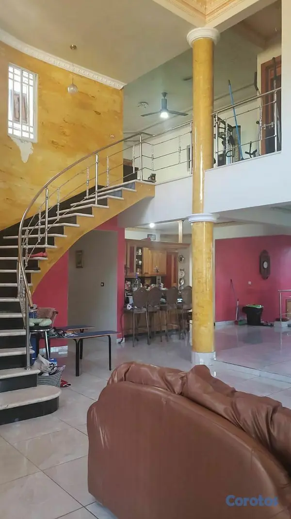 casas - Amplia Casa a la Venta 4