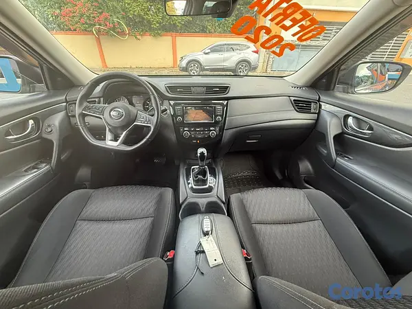 jeepetas y camionetas - Nissan Rogue SV 2020 9