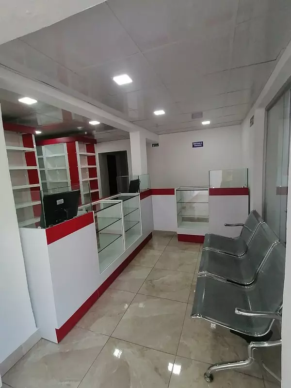 oficinas y locales comerciales - Local con farmacia aprobada 7