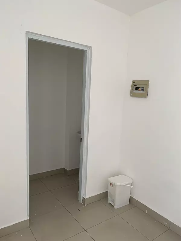 oficinas y locales comerciales - Local en evaristo segundo nivel 2