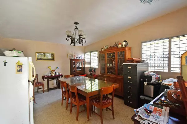 casas - VENDO CASA- SOLAR EN LOS PRADOS EN OPORTUNIDAD  4