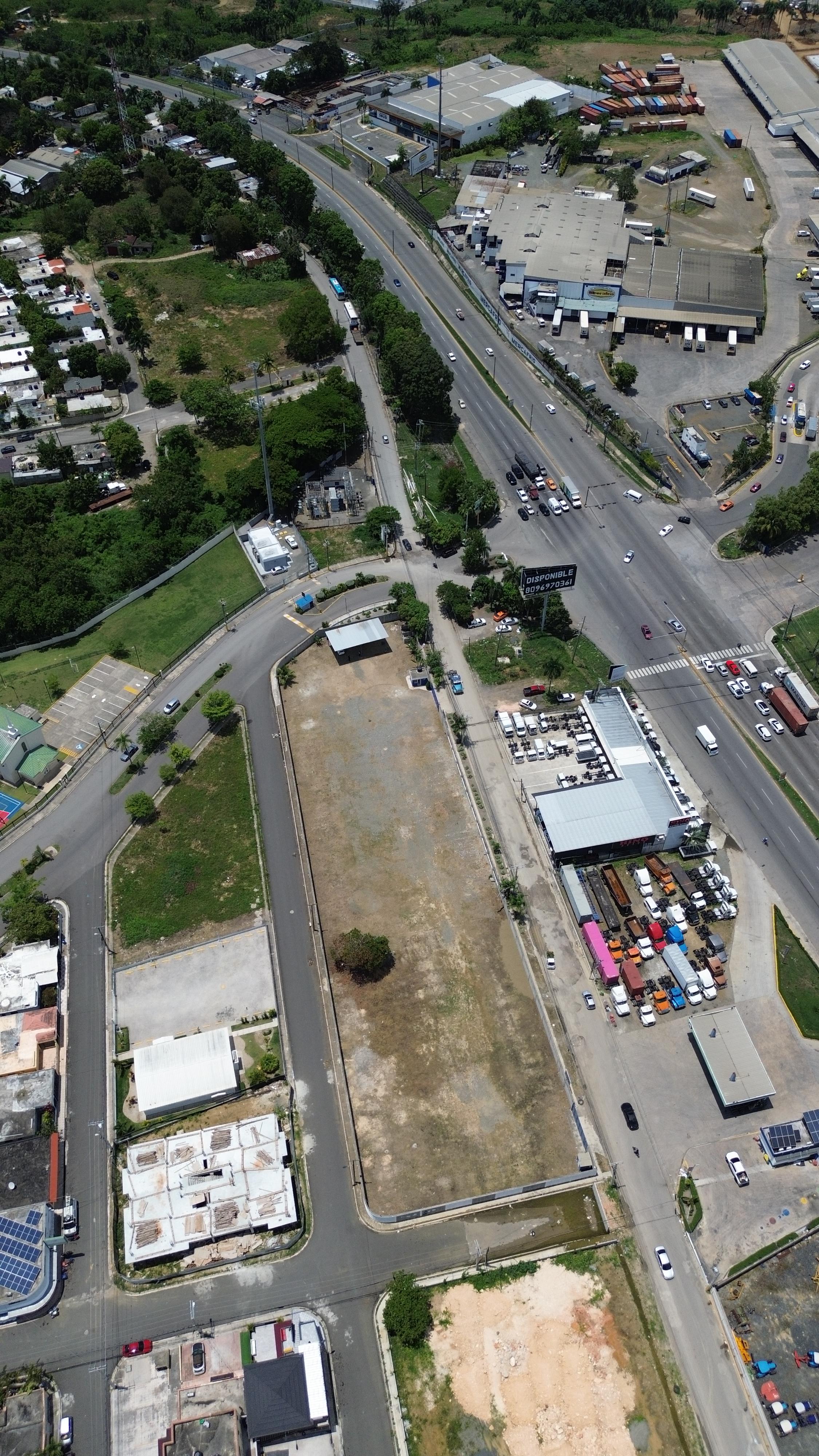 solares y terrenos - Solar en la Autopista Duarte de 5670m2 2