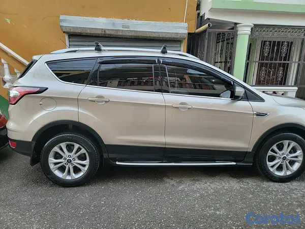 jeepetas y camionetas - Ford escape  8