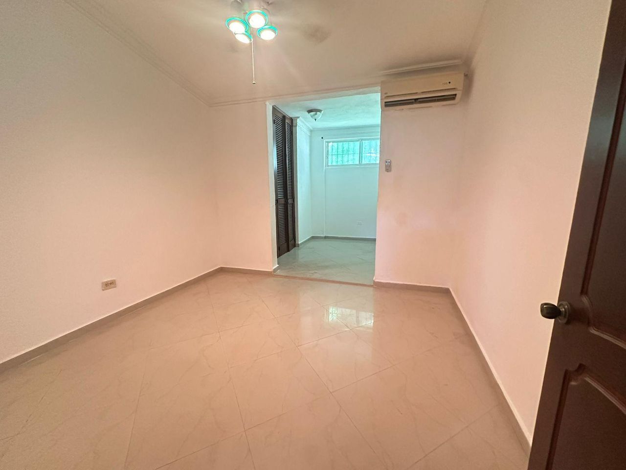 casas - Venta de casa familiar de 3 habitaciones  5