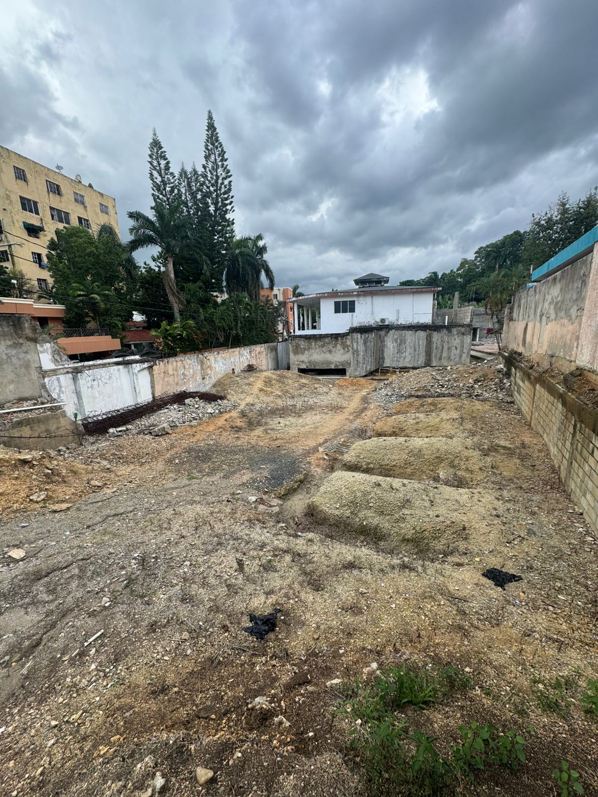 solares y terrenos - Solar de 500 Metros En Arroyo Hondo 2do  3