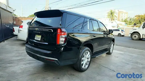 jeepetas y camionetas - CHEVROLET TAHOE LS 2021 3