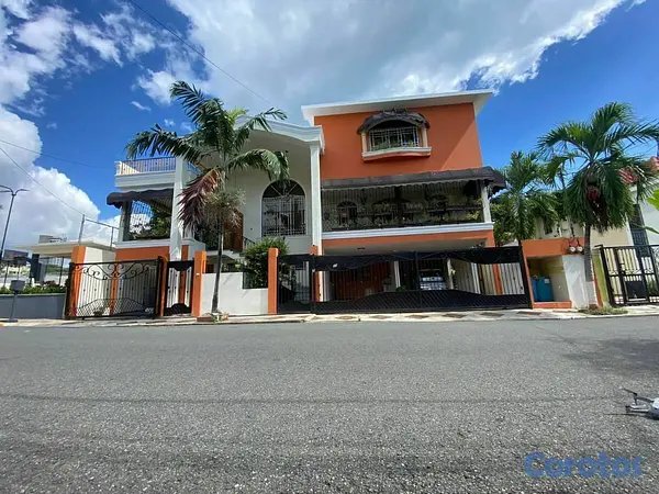 casas - Amplia Casa a la Venta 5
