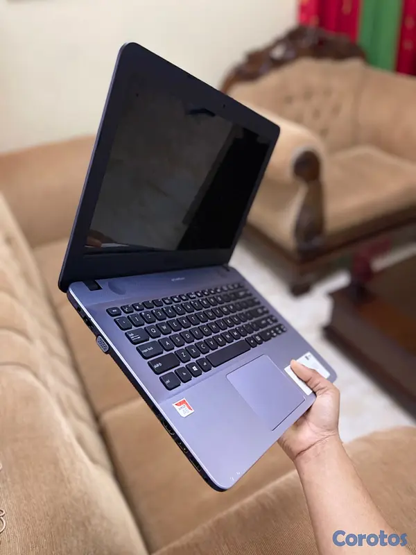 computadoras y laptops -  ASUS VivoBook Max X441BA AMD A6-9225 de 7ma gener 10
