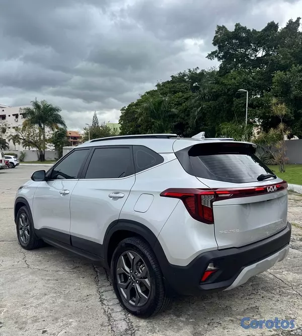 jeepetas y camionetas - Kia Seltos LX 2025 6
