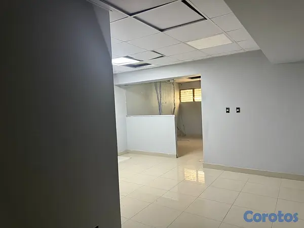oficinas y locales comerciales - Local Comercial en la 27 de Febrero  7