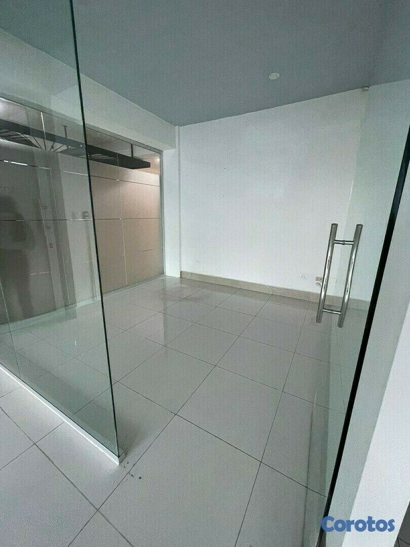 oficinas y locales comerciales - Alquilo Local En Los Prados Con Excelente Ubicación CÓDIGO: PD09

 7