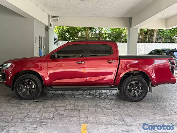 jeepetas y camionetas - Isuzu DMAX LSE 2027 8