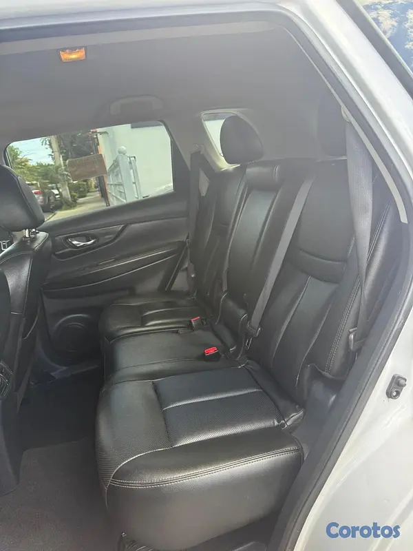 jeepetas y camionetas - Nissan Rogue SL 2020 13