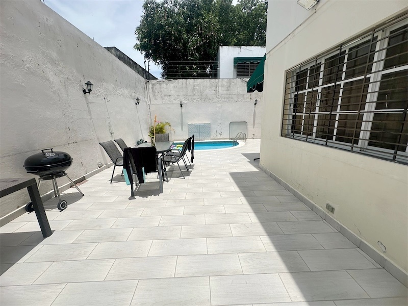 casas - Casa céntrica de dos niveles  1
