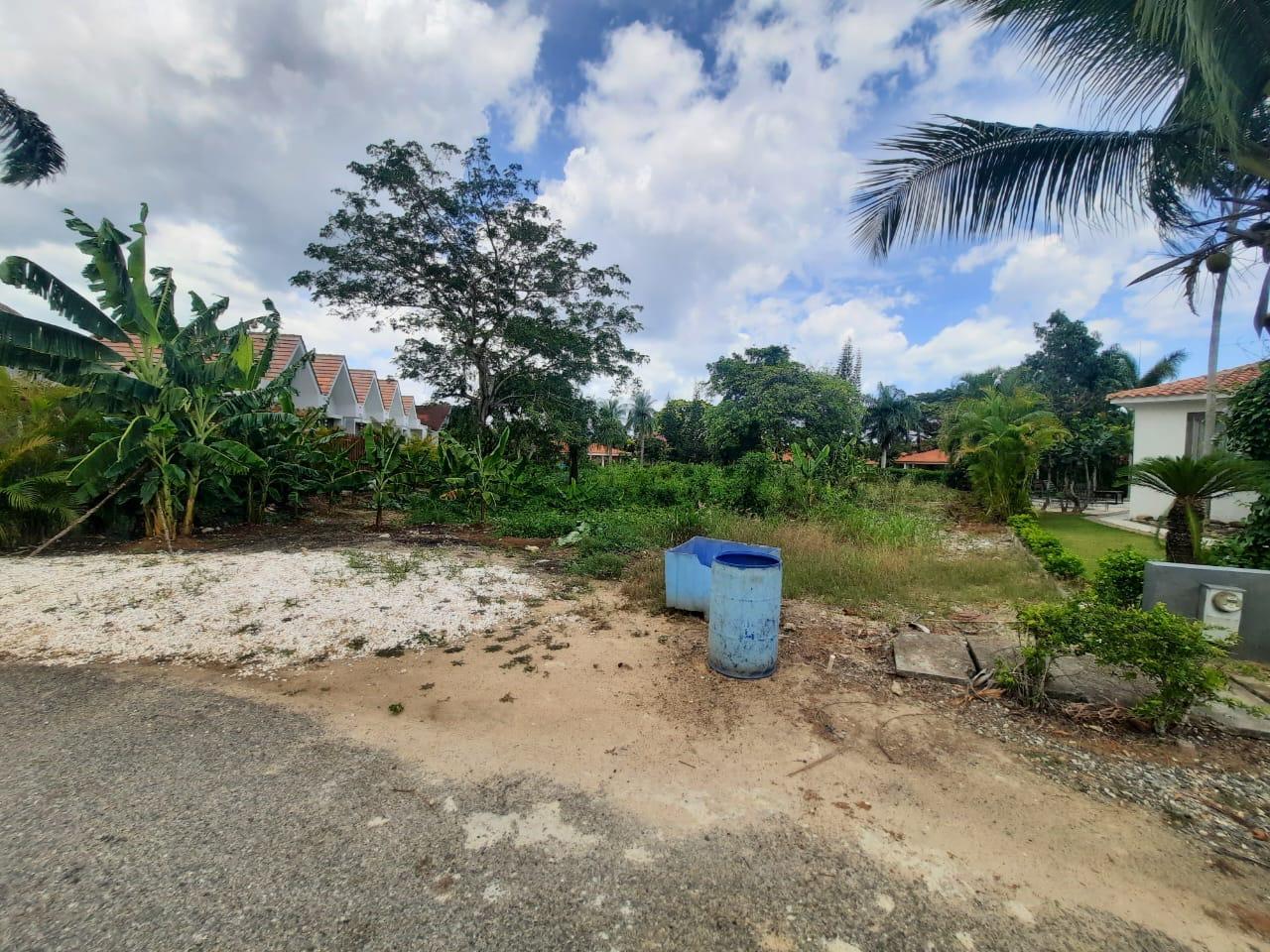 solares y terrenos - Solar  en venta en excelente zona en Guavaberry. 5