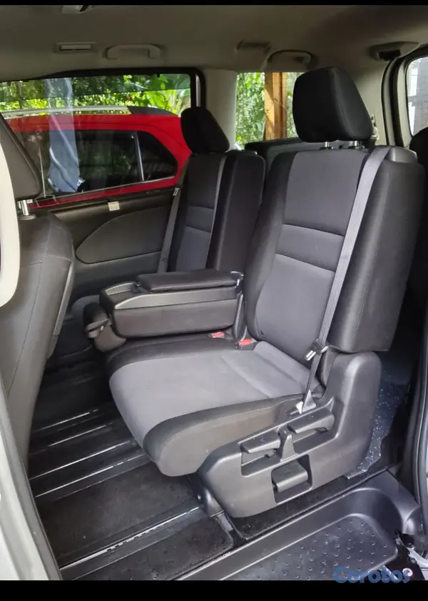 otros vehiculos - Nissan Serena 2020 como nueva 4
