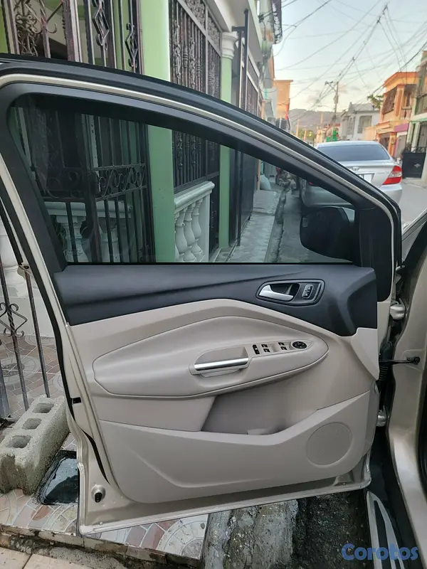 jeepetas y camionetas - Ford escape  10