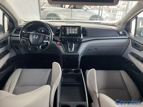 jeepetas y camionetas - HONDA ODISSEY TOURING 2018 UN SOLO DUEÑO EN RD 12