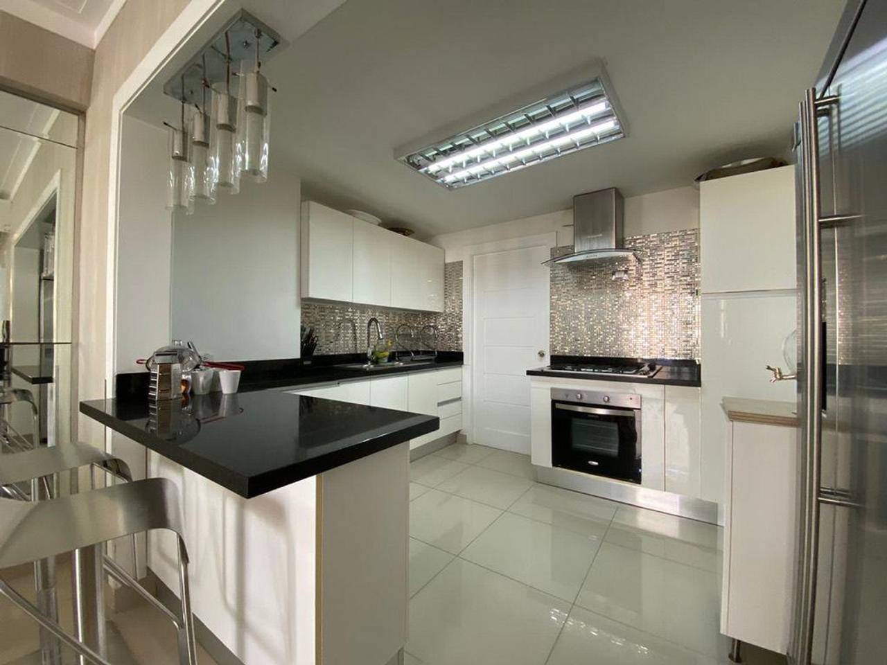 apartamentos - Apt amueblado en Evaristo Morales 3 Hab y terraza 2