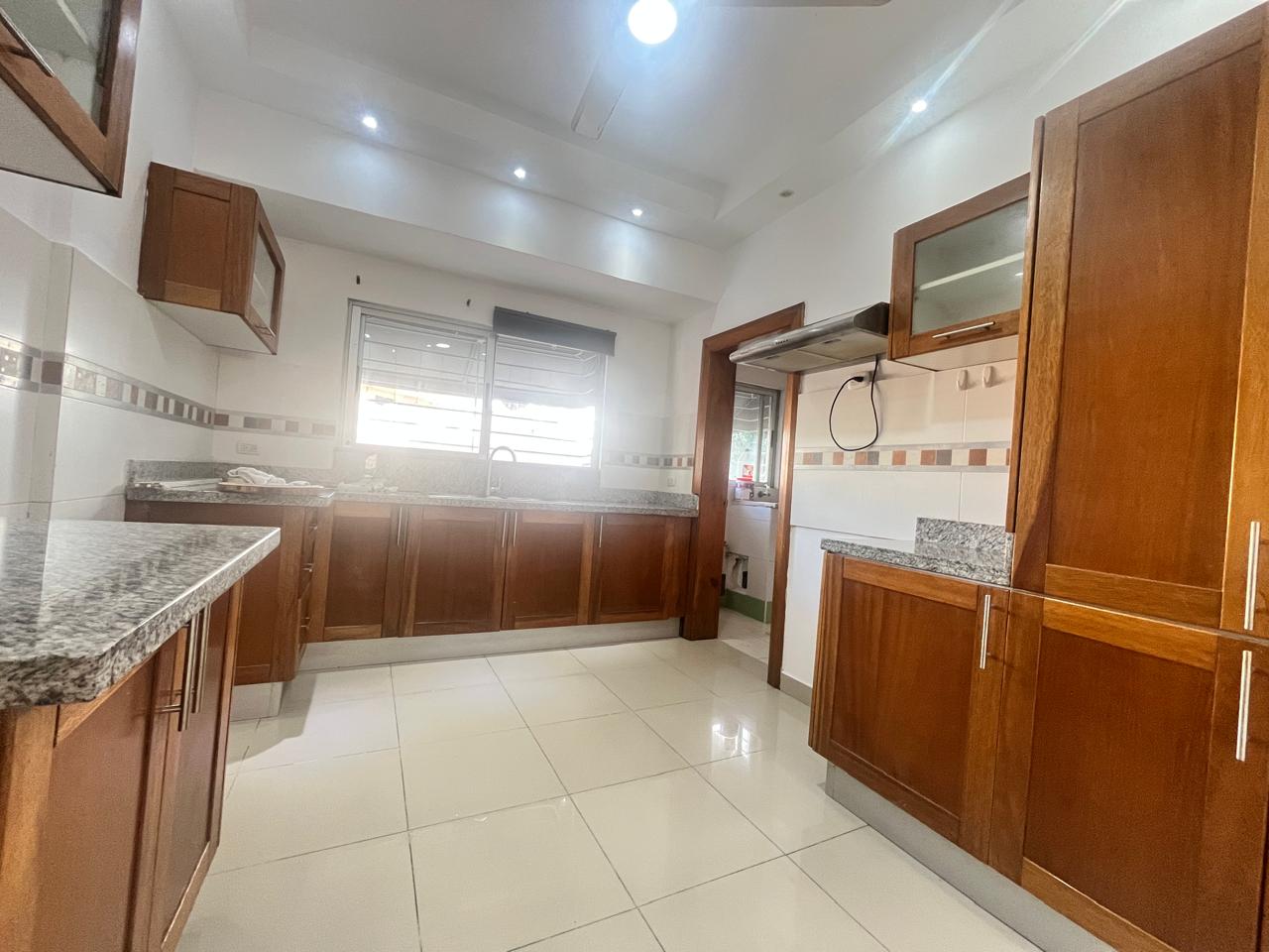 apartamentos - Alquiler de Apartamento en ensanche Paraíso vacio 4