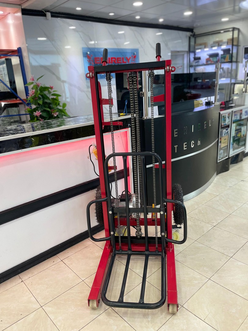 equipos profesionales - Montacargas grua Carretilla de 2 metros de elevacion electrico de 200KG 3