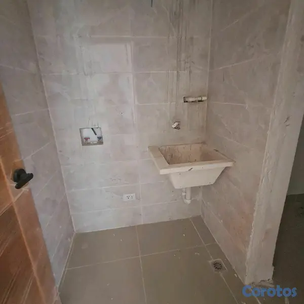 apartamentos - Apartamento km.7 Independencia 5to piso por escalera  6
