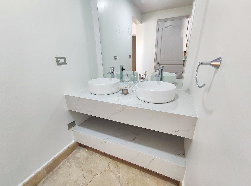apartamentos - 5TO NIVEL  DE 320 MTS2 REMODELADO CON ELEVADOR LA TRINITARIA SANTIAGO  1
