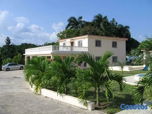 casas vacacionales y villas - propiedad de 4,516mts2 con casa de dos pisos 3