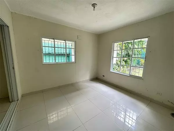 oficinas y locales comerciales - Excelente casa comercial 9