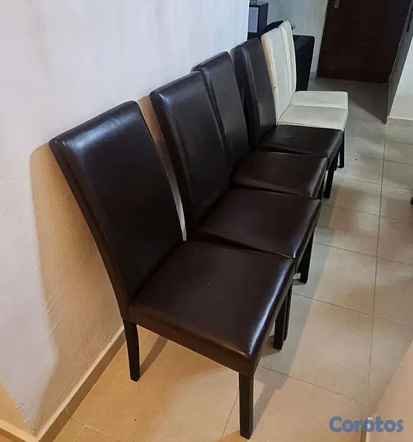 muebles y colchones - Sillas de comedor con forros incluidos.  Se vende por falta de espacio. 2