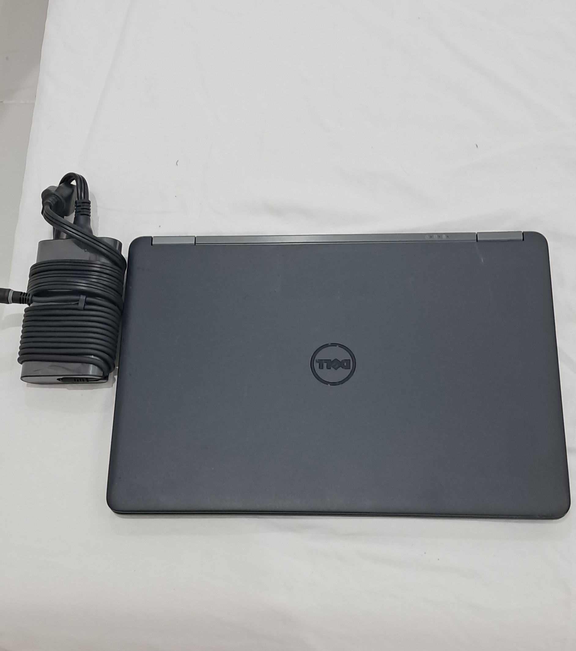 computadoras y laptops - Laptop Dell 7250 12GB RAM i5 256GB SSD 0