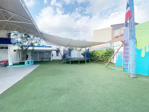 oficinas y locales comerciales - Propiedad céntrica y amplia  4
