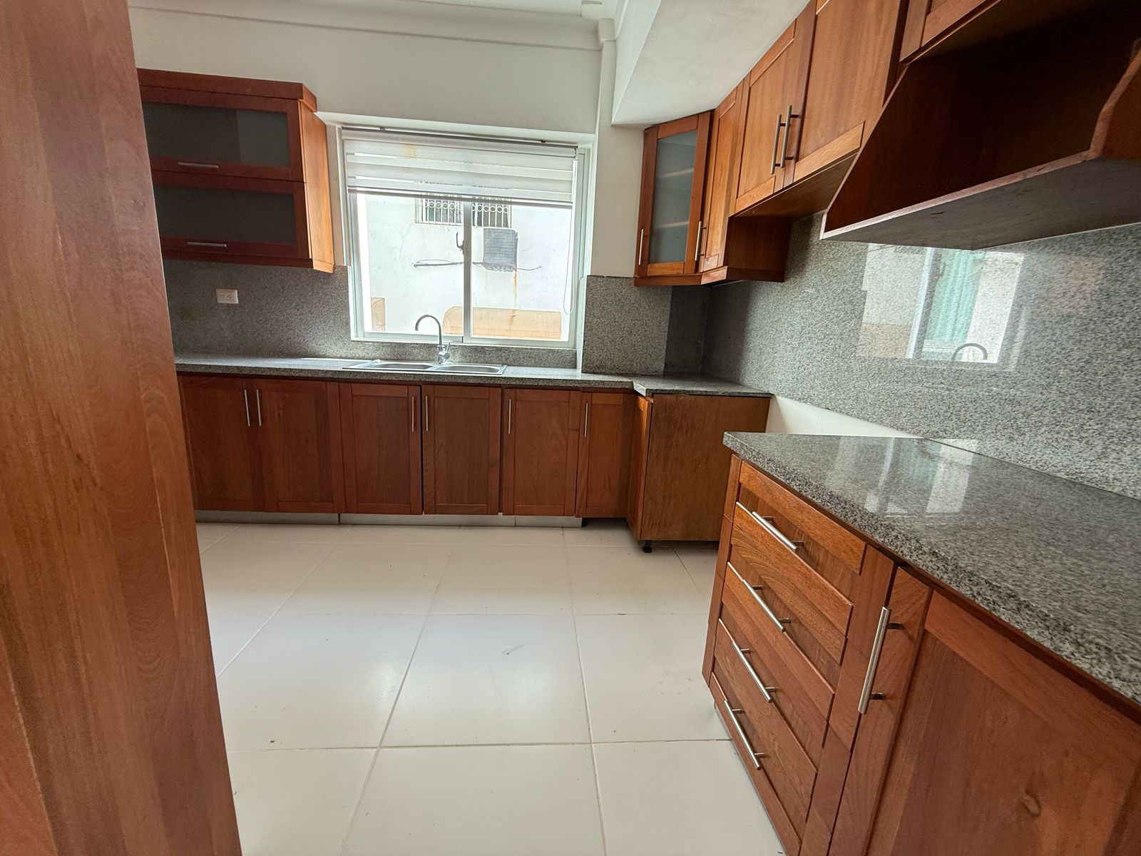 apartamentos - Alquiló los cacicazgos piso 4 , dos habitaciones c 7