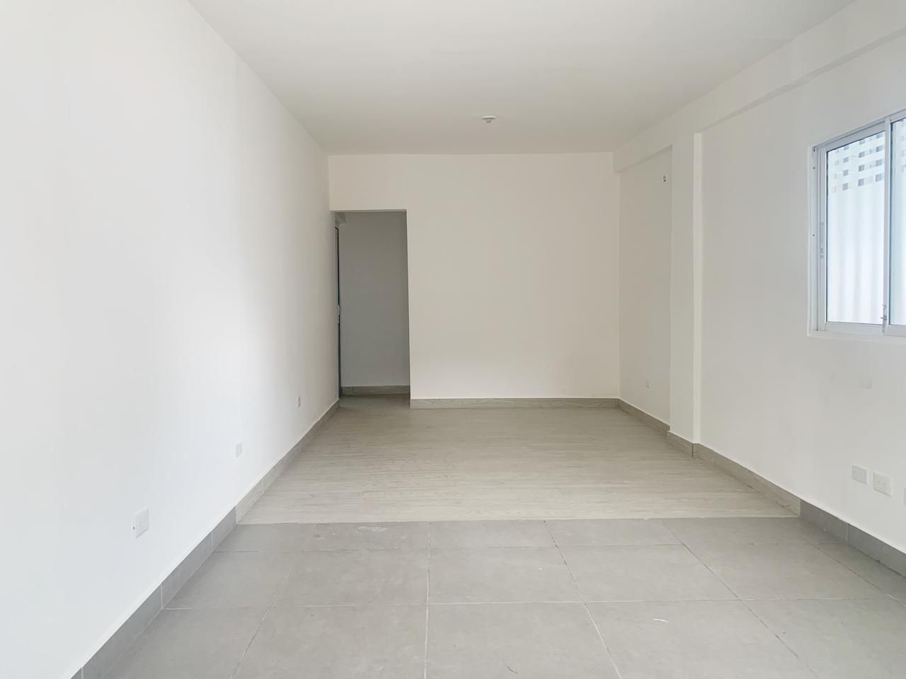 oficinas y locales comerciales - Local céntrico en los Prados 4