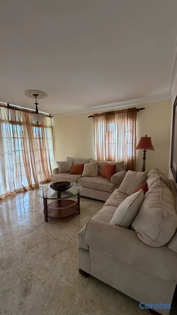 casas - Exclusiva Residencia en Baní | Piscina, Jardines y Amplios Espacios 13