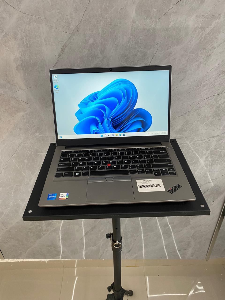 computadoras y laptops - Laptop Lenovo ThinkPad E14 14 i5 12TH gen 16GB RAM