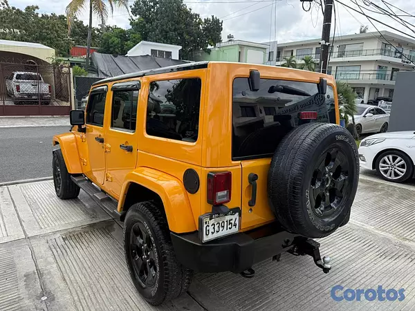 jeepetas y camionetas - Jeep Wrangler Sahara 2012 3