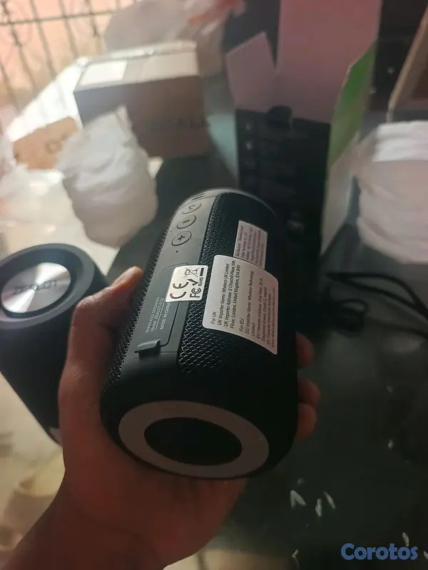 otros electronicos - vendo 2 zealot s32 original.  5