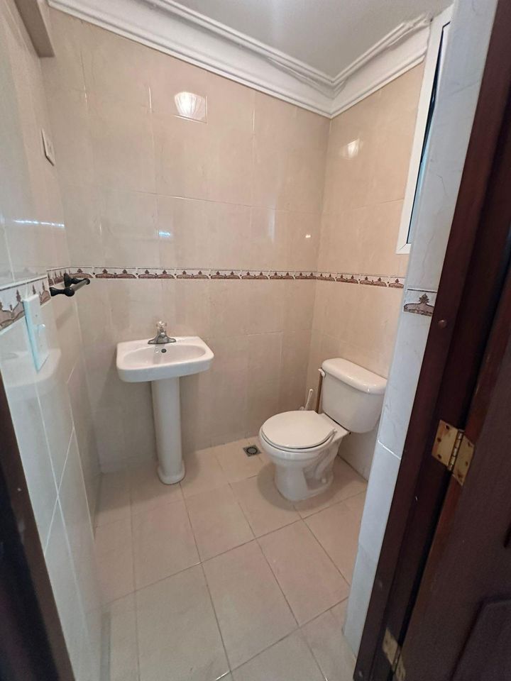 casas - Venta de casa familiar de 3 habitaciones  8