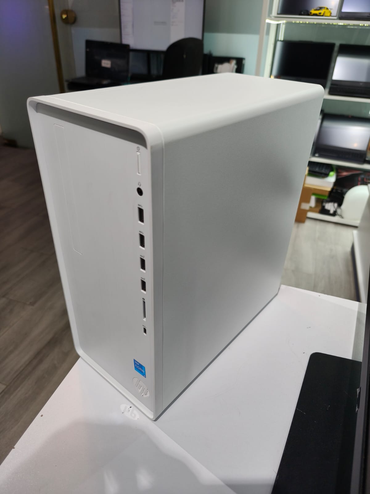 computadoras y laptops - Cpu Hp Pavilion i5-12400 Ram 12GB Disco 512GB Wifi 3