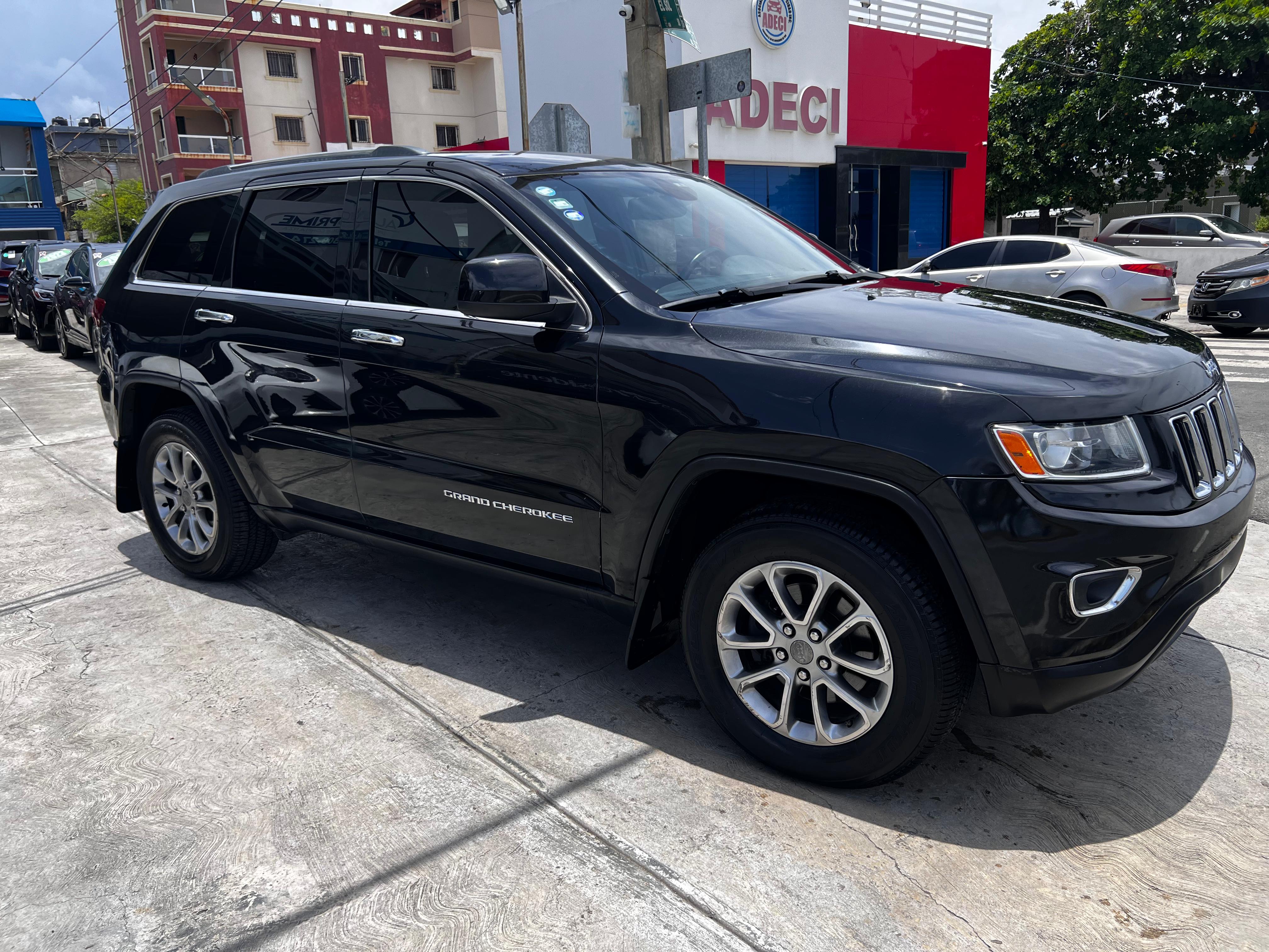 jeepetas y camionetas - Jeep Grand Cherokee Laredo 4x4 8