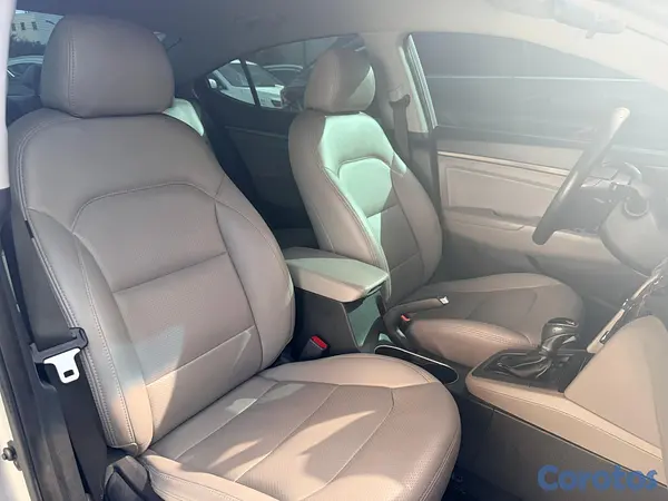 carros - Hyundai Elantra 2017 10