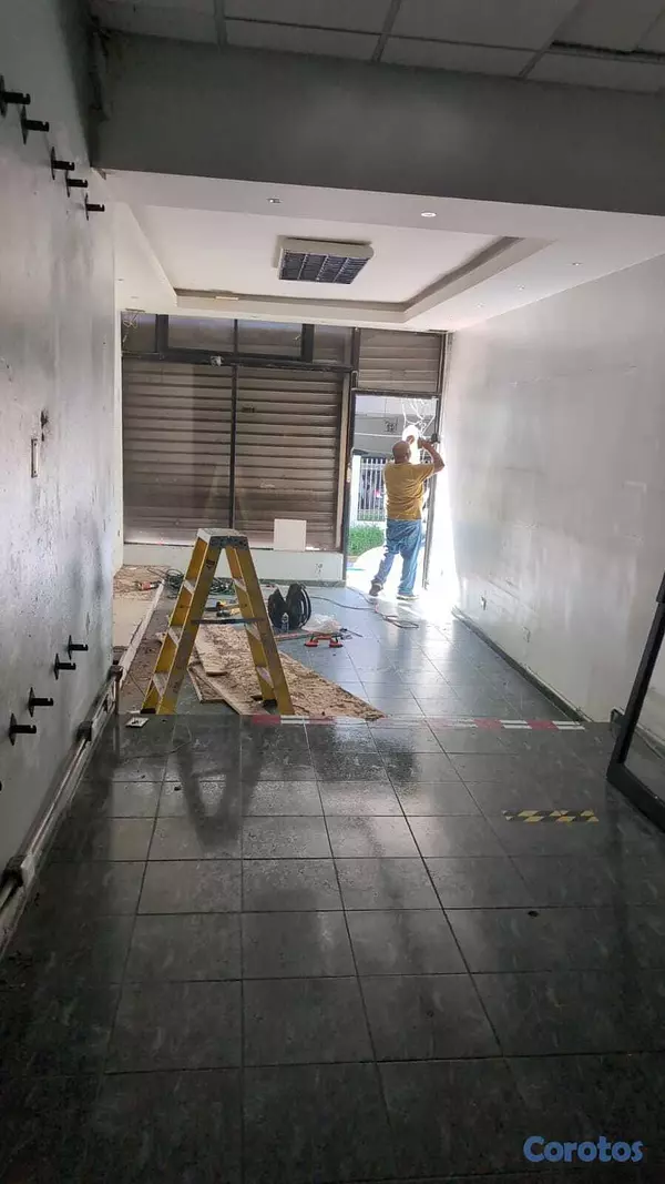 oficinas y locales comerciales - Alquiler Local Ubicado en la Avenida Francia, Gazc 3