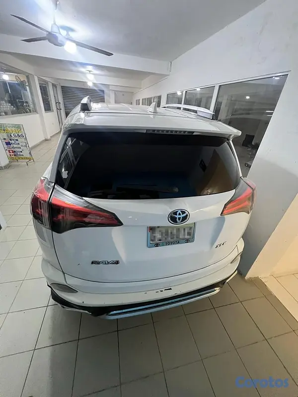 jeepetas y camionetas - Toyota RAV4 XLE 2016
 5