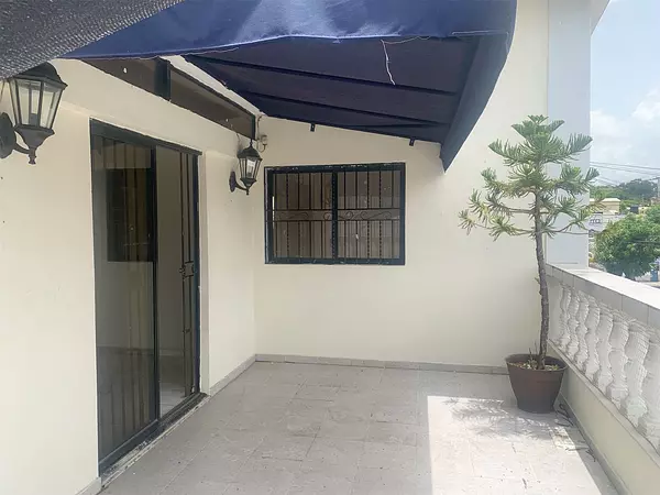 casas - Propiedad comercial en venta  9