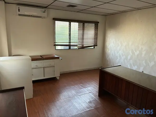 oficinas y locales comerciales - SE ALQUILA CONSULTORIO MEDICO SECTOR GAZCUE 14