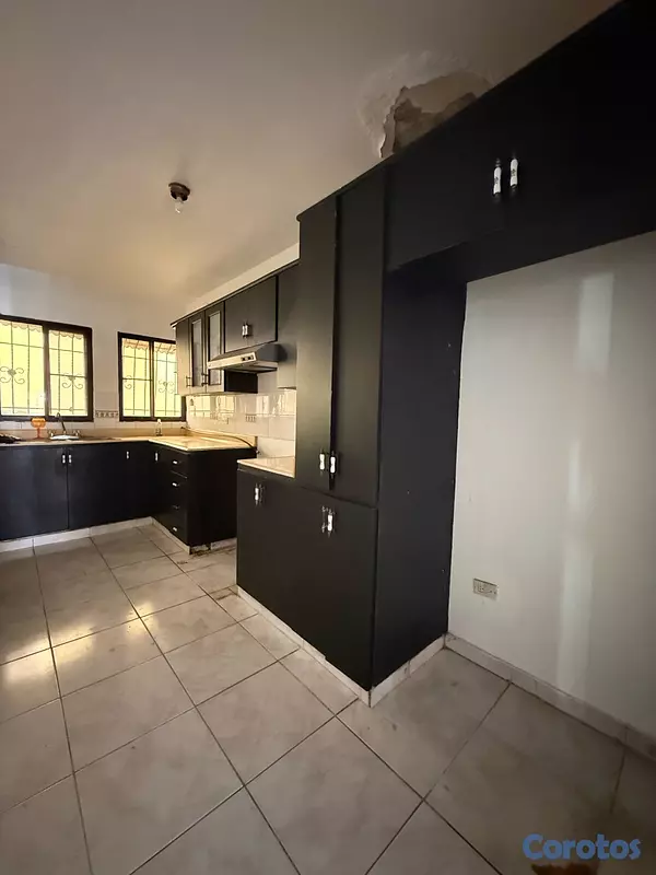 apartamentos - venta Apto  de independencia / segundo piso con balcón RD 9,700,000 5